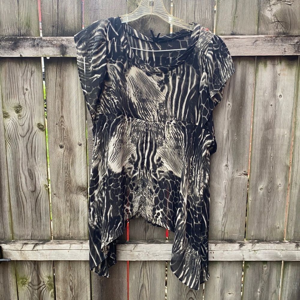 Sheer tunic sz. L